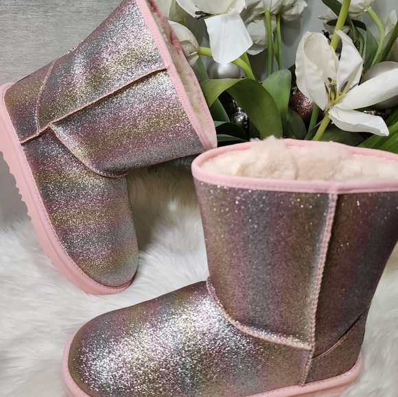 UGG Classic II Sequin WomenSize6 new - Picture 4 of 5